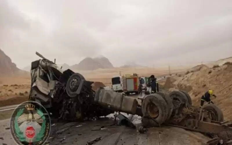 تدهور صهريج ديزل وإصابة السائق في
