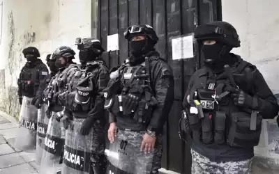 متظاهرون في بوليفيا يمنعون نقل الرئيسة