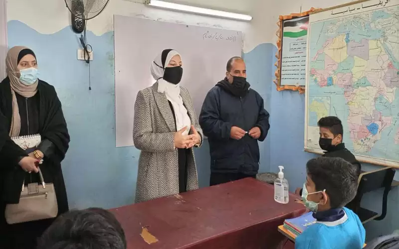 قبيلات تعزي أسرة مدرسة المأمونية بوفاة