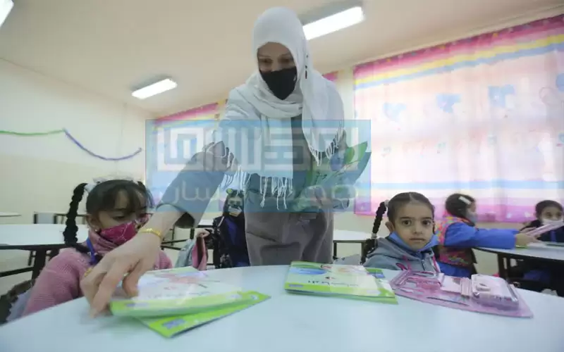 4 دنانير للمعلم عن كل حصة