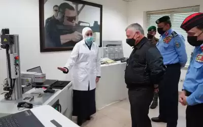 الملك يزور إدارة المختبرات والأدلة الجرمية