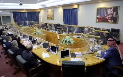 عويس: 100 الف طالب لم يتلقوا
