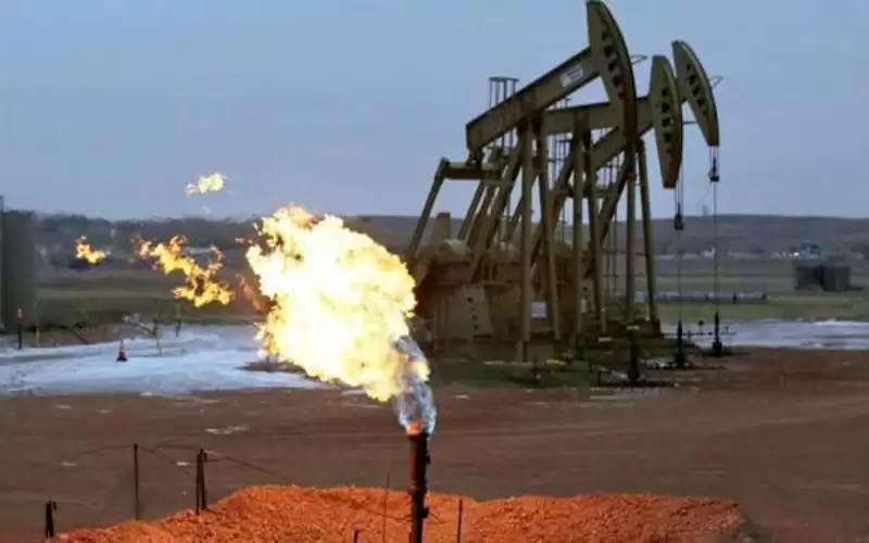 أسعار النفط تقفز إلى مستوى قياسي