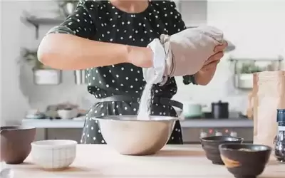 كيف تحافظين على صلاحية الدقيق لعامين