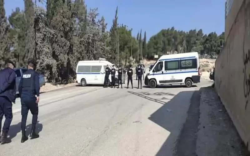 تواجد أمني كثيف أمام مقر النادي