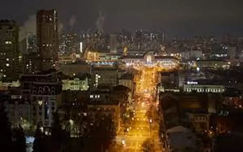 زيلينسكي: روسيا ستحاول اقتحام كييف هذه