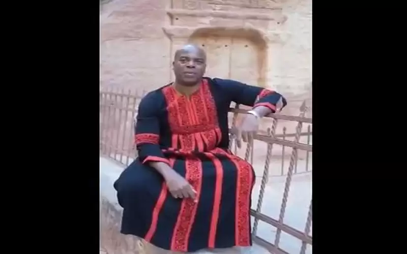 سائح أجنبي يثير تندر الأردنيين -