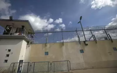 57 يوما على مقاطعة الأسرى الإداريين