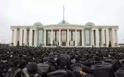 قاديروف يحشد آلاف الجنود الشيشانيين للقتال