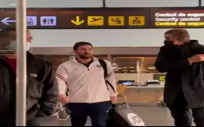 ميسي يعود إلى برشلونة بقميص سان