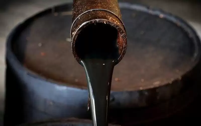 النفط يقفز أكثر من 7% وسط