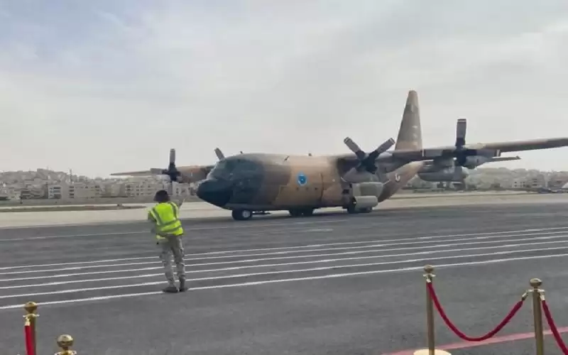 طائرة ثانية تنقل أردنيين وفلسطينيين غادروا