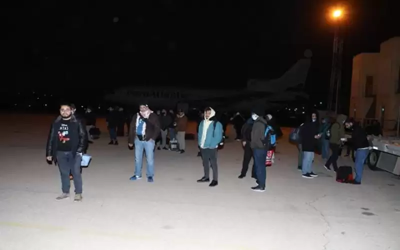 وصول طائرة الإخلاء الثانية إلى عمان