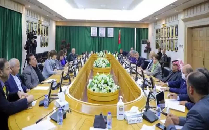 العين قطامين: انخفاض الدخل القومي العائد