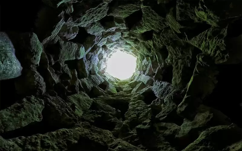 بلدية دير الكهف تردم 18 بئرا