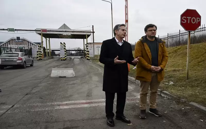 بلينكن لنظيره الأوكراني عند الحدود بين