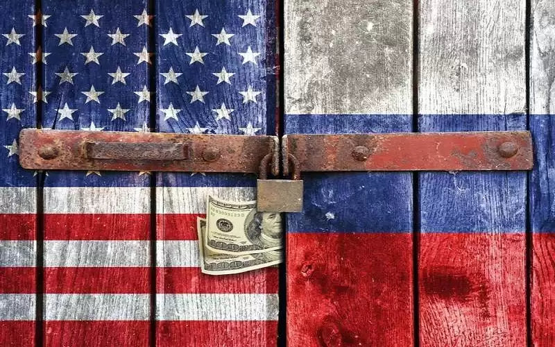 روسيا: سنقلص استخدام الدولار الأمريكي