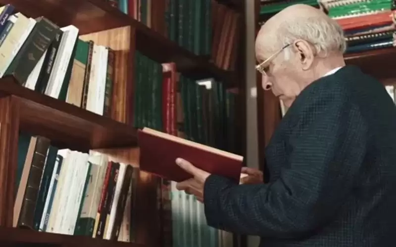 رحيل الناقد المغربي محمد مفتاح عن