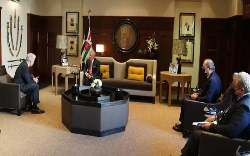 الملك يلتقي وزير الخارجية الإسرائيلي ويؤكد: