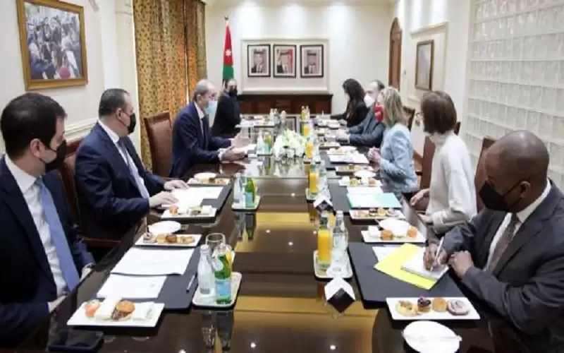 الصفدي يلتقي نائب مديرة الوكالة الأمريكية