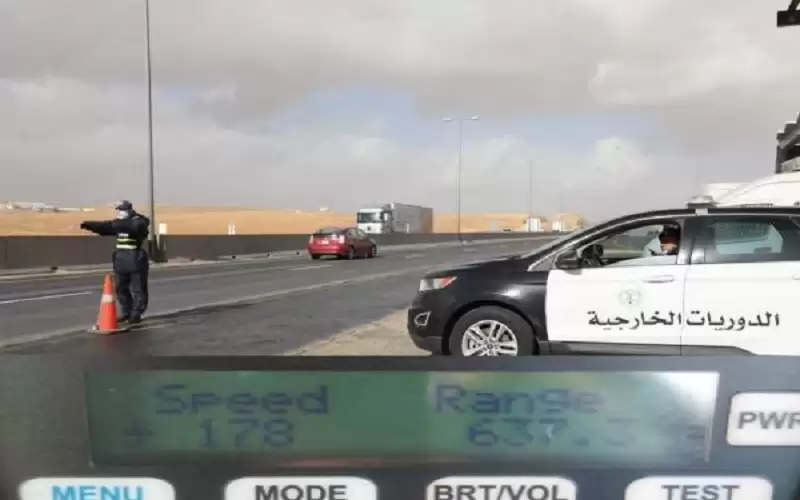 ضبط 3 مركبات تسير بسرعات جنونية