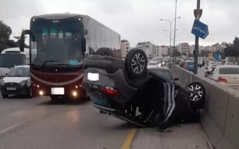 أزمة مرورية بسبب حادث تدهور على