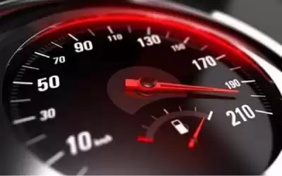 ضبط سائق صور نفسه خلال قيادته
