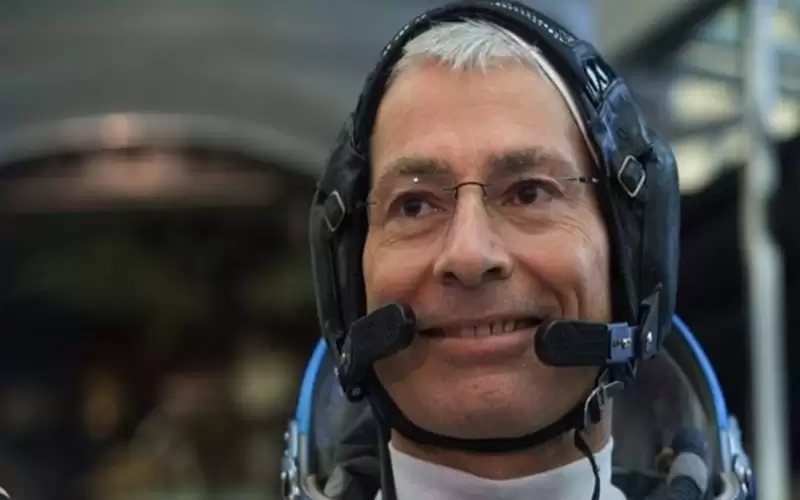 رائد فضاء أمريكي يعود إلى الأرض