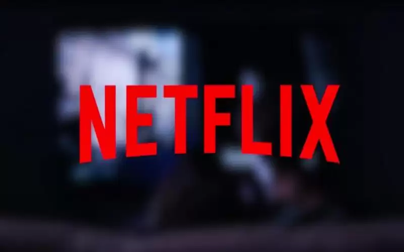 نتفليكس تختبر فرض رسوم على تشارك