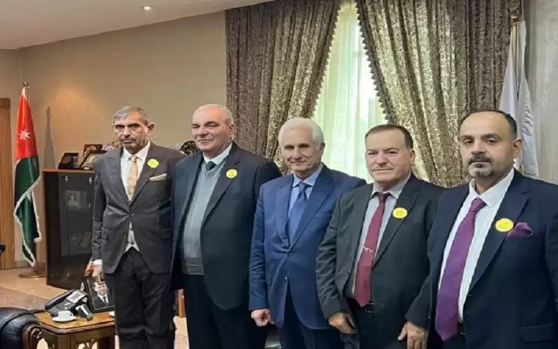 بحث سبل تعزيز مسيرة التعليم بين