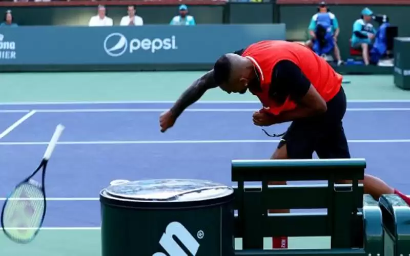 كيريوس يعتذر عن تصرفه بعد الهزيمة