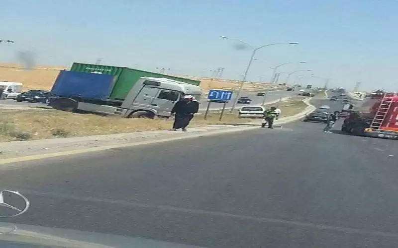 إغلاق مؤقت للطريق الصحراوي إثر تدهور