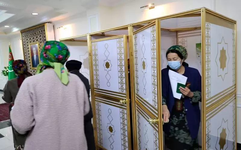 سردار بردي محمدوف يؤدي اليمين الدستورية