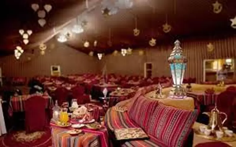 منها عدم تقديم الكحول.. شروط الخيم