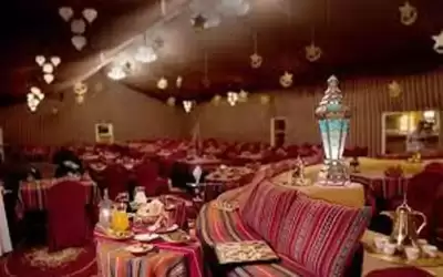 منها عدم تقديم الكحول.. شروط الخيم
