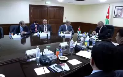 الخصاونة: سنتدخل بالقانون لمنع المغالاة في