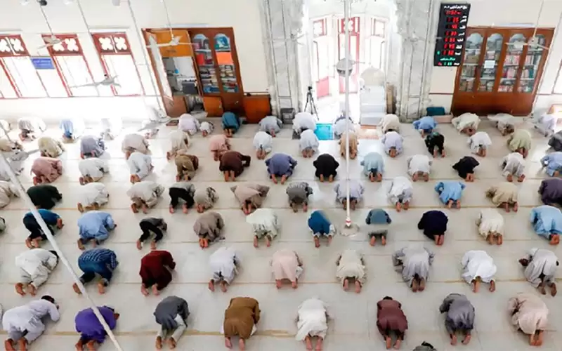 الخلايلة يعلن ازالة اشارات التباعد من