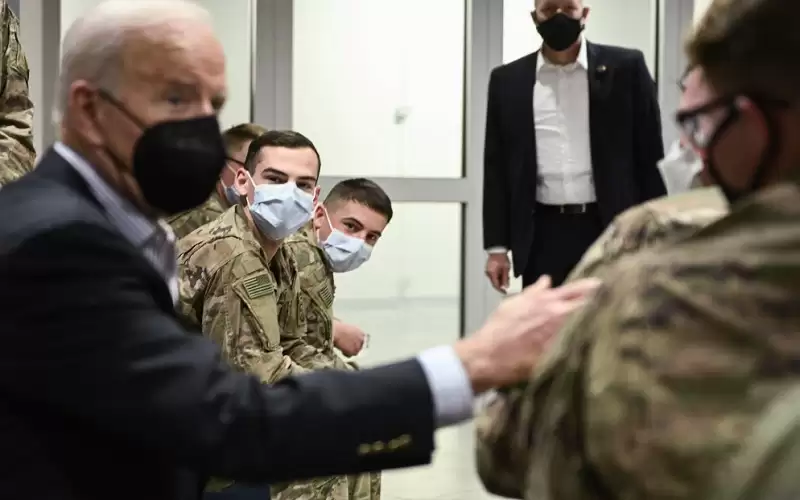 جو بايدن يصل إلى جيشوف البولندية