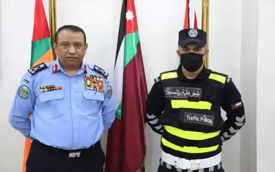 مدير الأمن العام يكرم رقيب سير