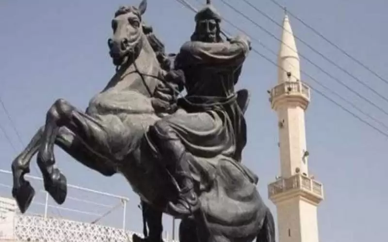 رئيس بلدية الكرك يشهر سيف خشم