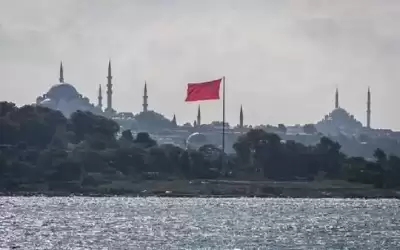 اكتشاف جسم يشبه اللغم بمضيق البوسفور