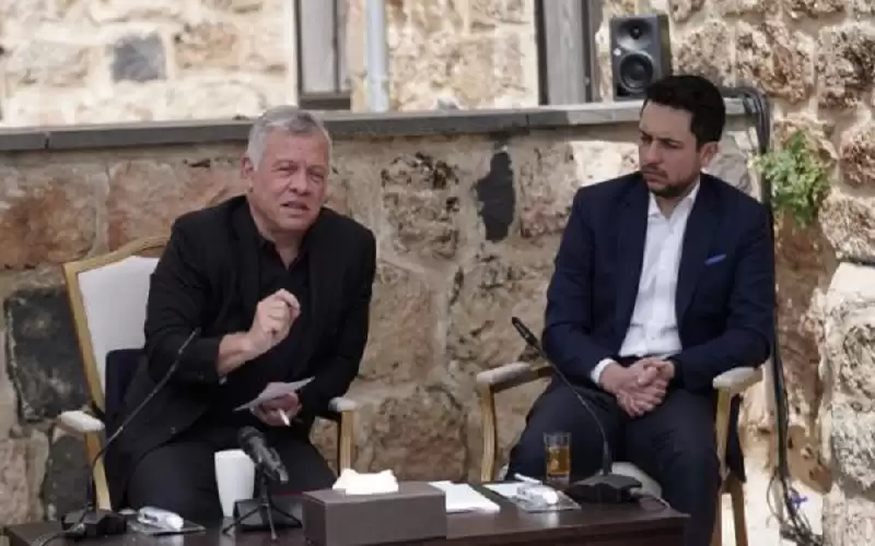 الملك يصف أم قيس بأجمل مناطق