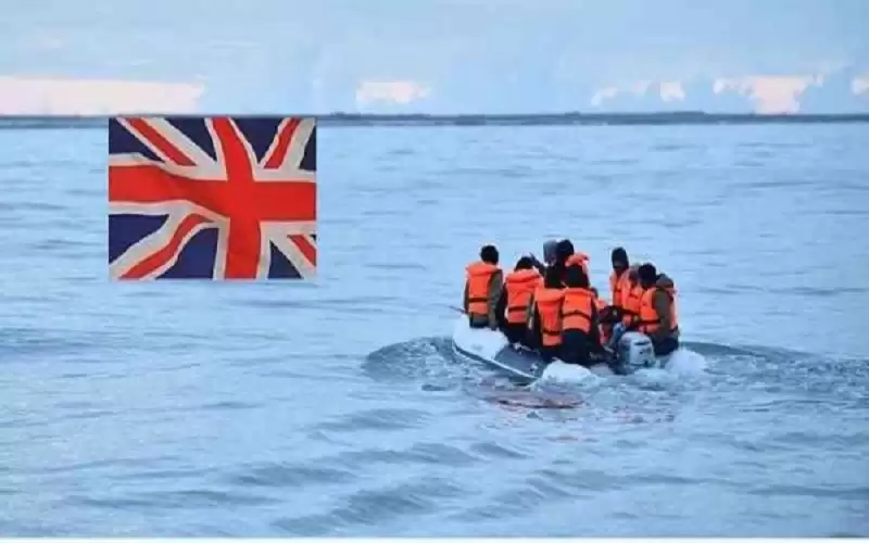 بريطانيا تعترض 500 مهاجر أثناء عبور