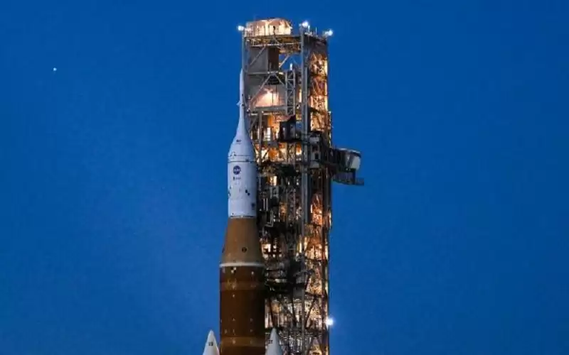 تأجيل انطلاق أول رحلة خاصة إلى