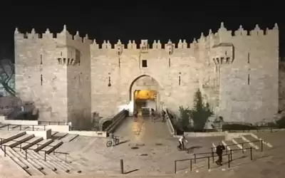 وزير الخارجية الإسرائيلي يقتحم باب العامود