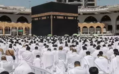 رئاسة الحرمين تفتح 100 باب بالمسجد