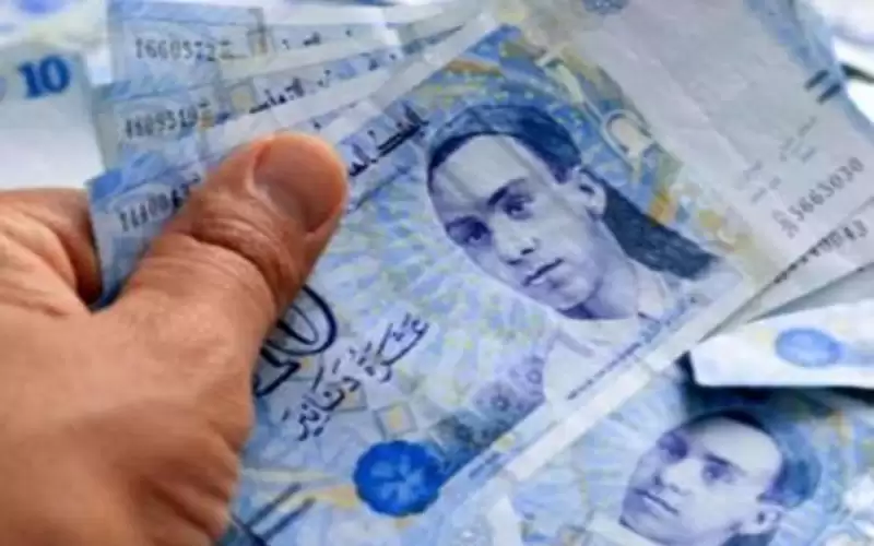 الدينار التونسي يهبط لأدنى مستوى مقابل