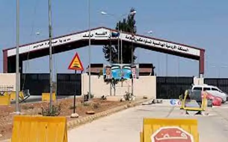 زيادة مسارب المسافرين بمركز جمرك جابر