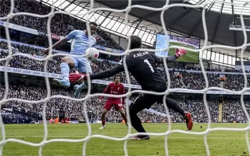 التعادل يحسم قمة الإثارة بين مانشستر