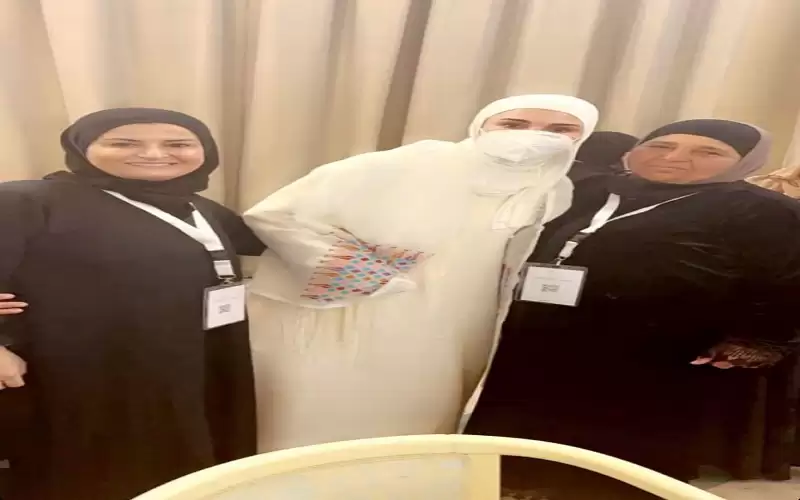 من بعثة العمرة التي سيرتها الملكة..